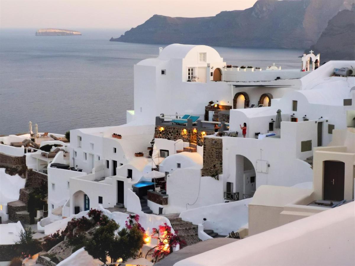 Aqua & Terra Traditional Cave Houses Oia  Exterior photo