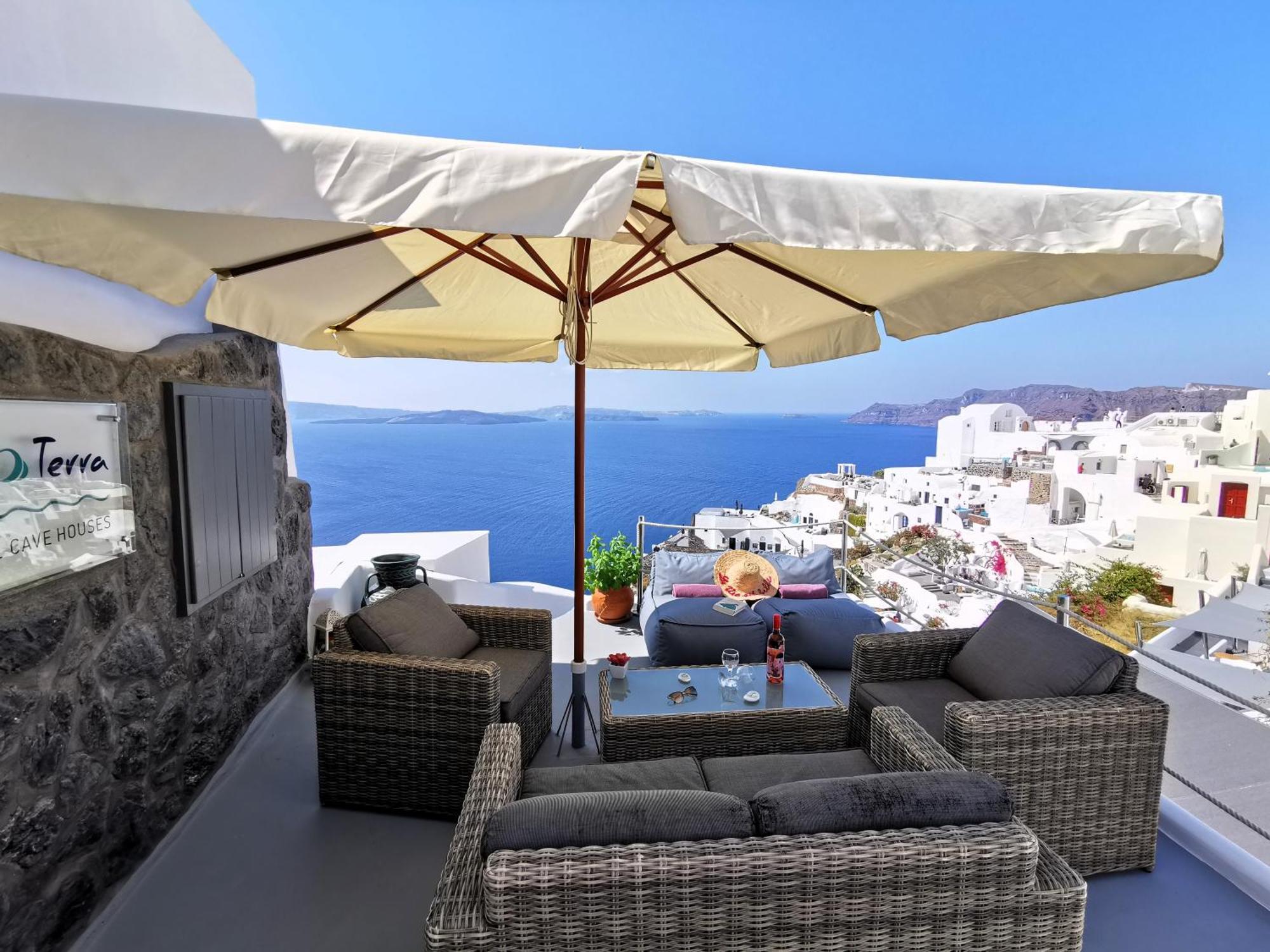 Aqua & Terra Traditional Cave Houses Oia  Exterior photo