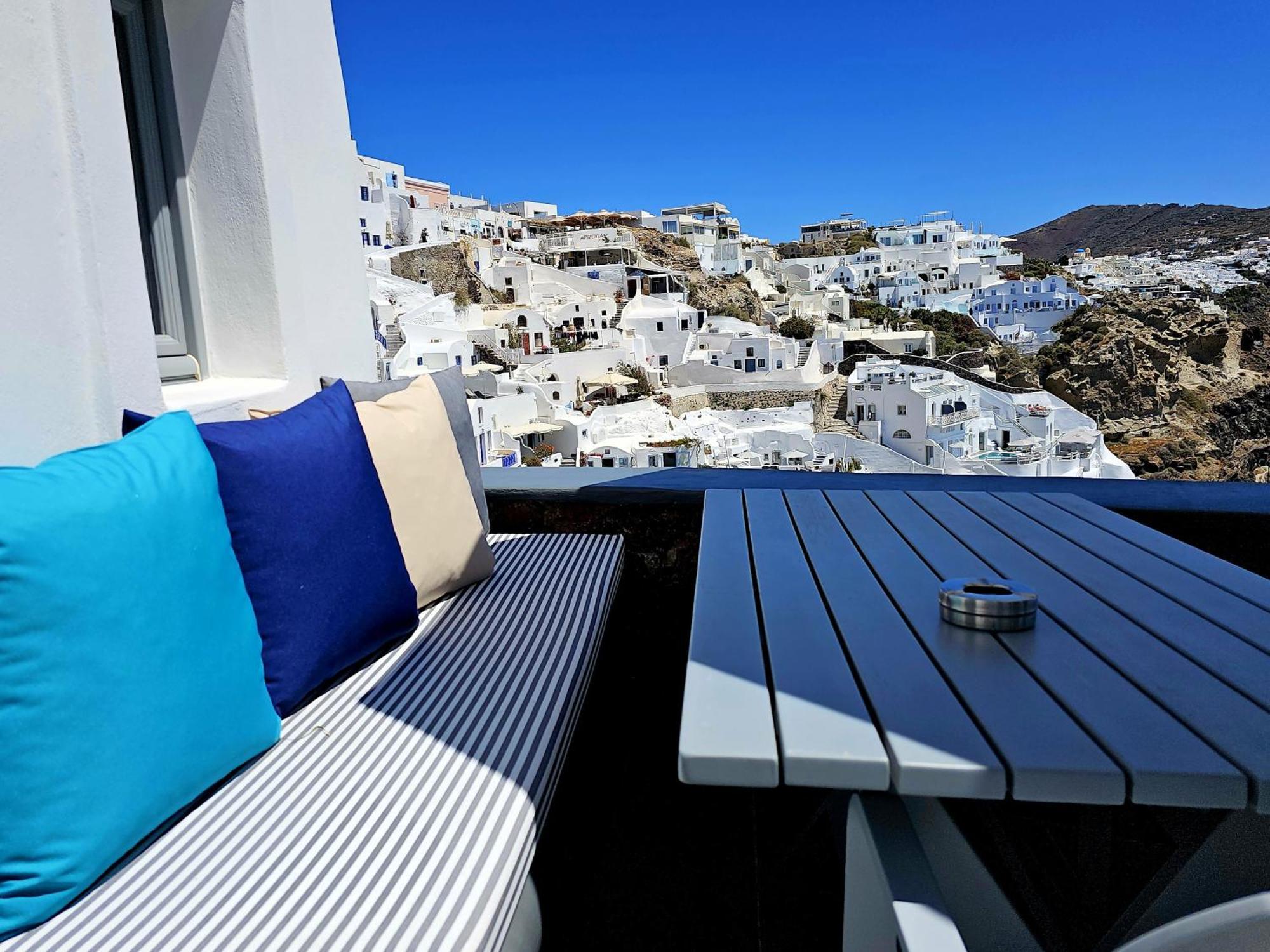 Aqua & Terra Traditional Cave Houses Oia  Exterior photo