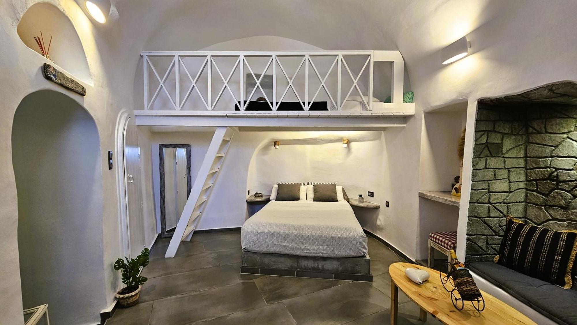 Aqua & Terra Traditional Cave Houses Oia  Exterior photo