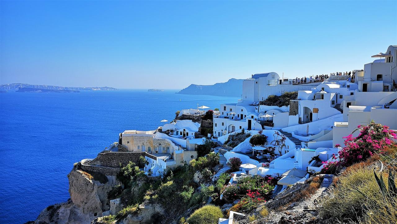 Aqua & Terra Traditional Cave Houses Oia  Exterior photo
